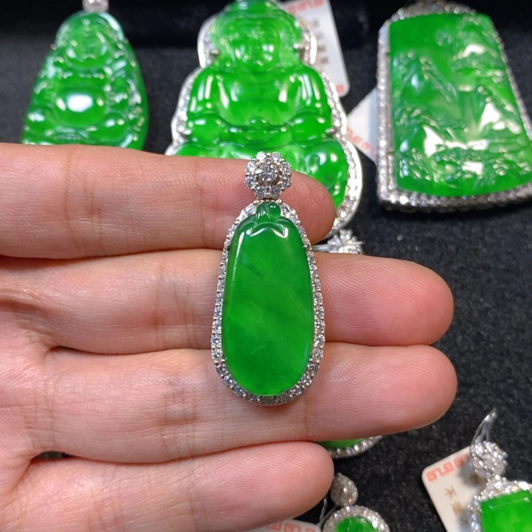 颈饰银S925镶嵌翡翠福瓜吊坠