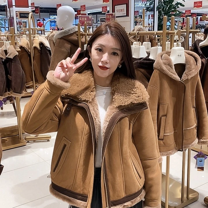 初晓皮草女装外套