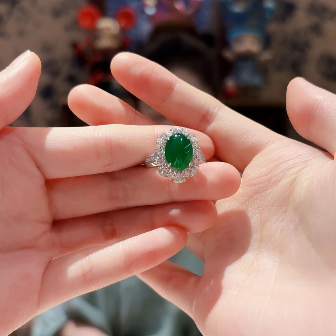 18K金镶嵌戒指翡翠戒指