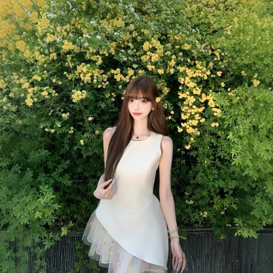 白色气质芭蕾风蓬蓬裙收腰显瘦不规则下摆无袖短裙拼接网纱连衣裙