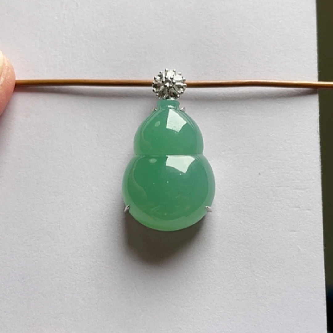 【闪购商品】吊坠(不含链)18K金镶嵌翡翠