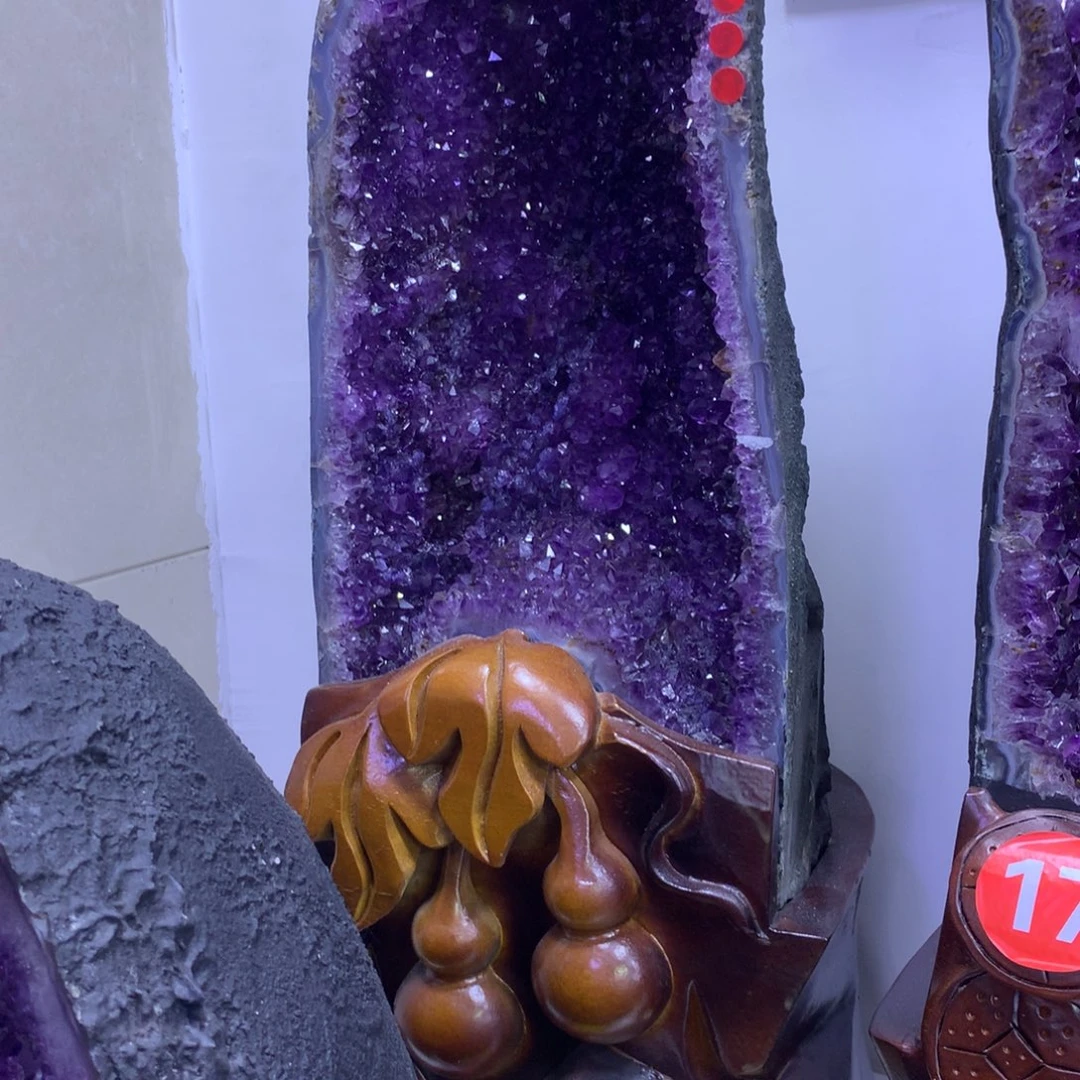 织绣乌拉圭紫水晶摆件