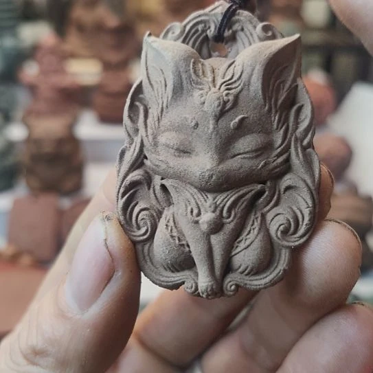 泥塑白龙涎香方九尾狐香牌瑕疵款福利价