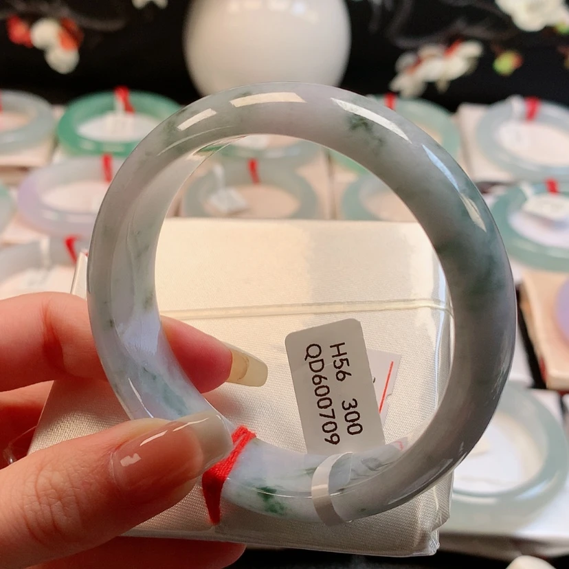 【闪购商品】未镶嵌手镯翡翠56飘花正圈手镯