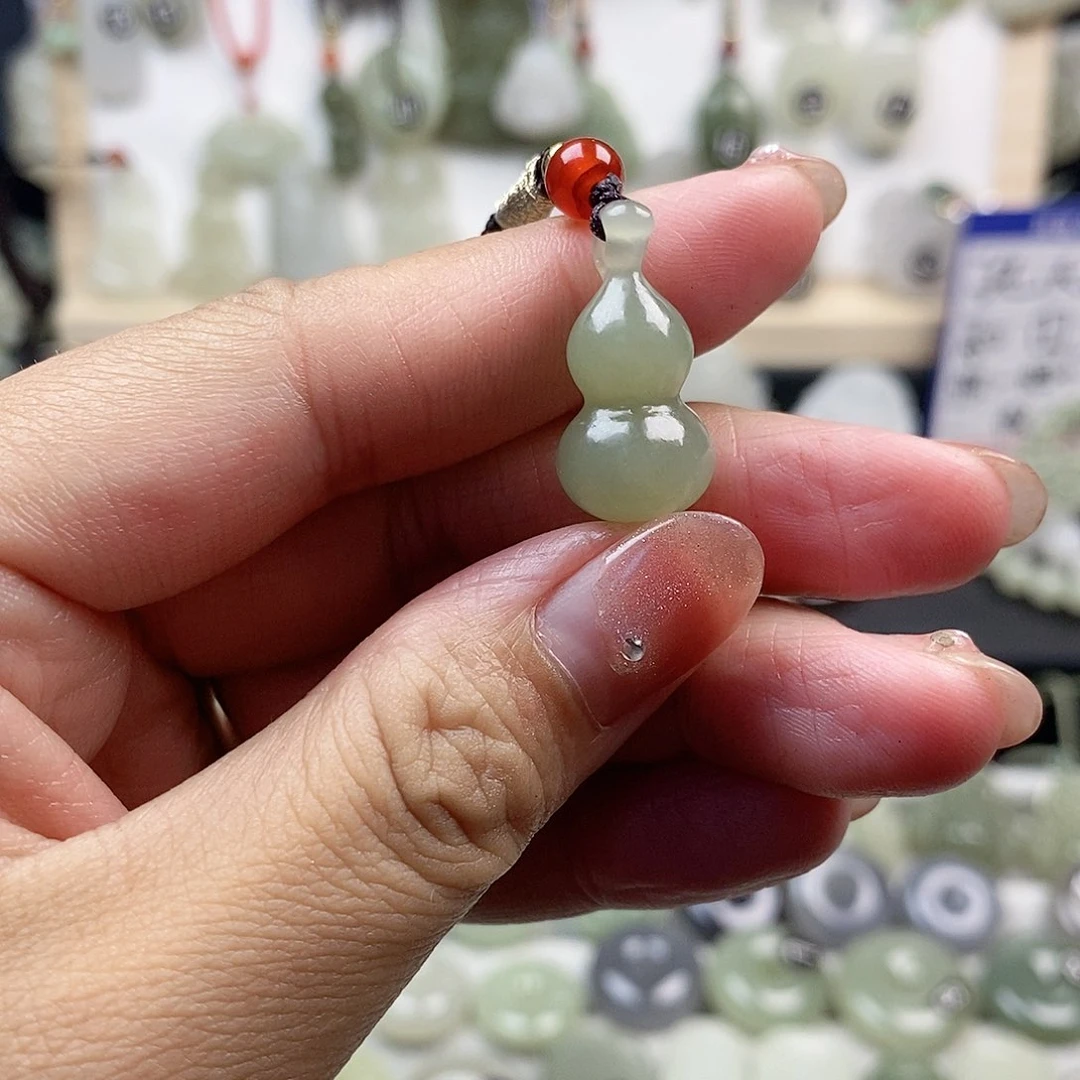 和田玉未镶嵌颈饰葫芦2900