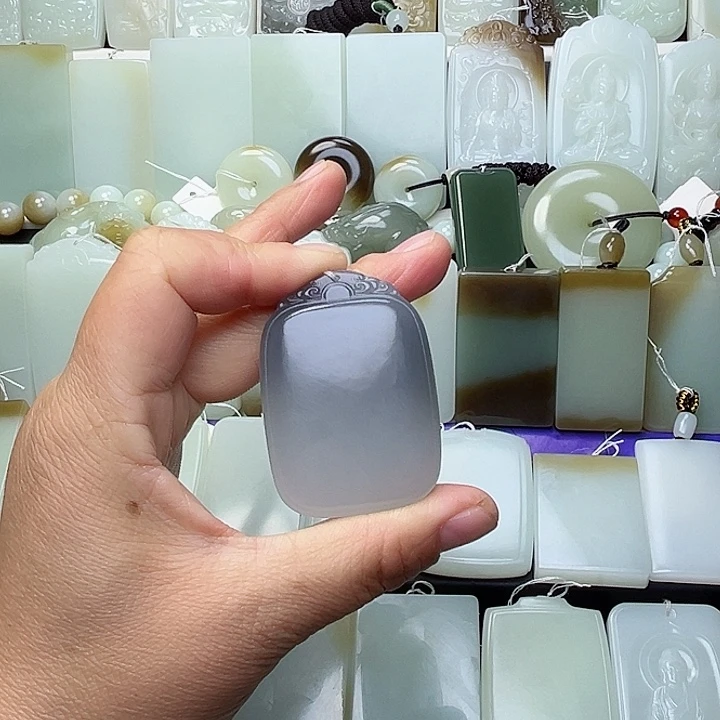 颈饰未镶嵌和田玉