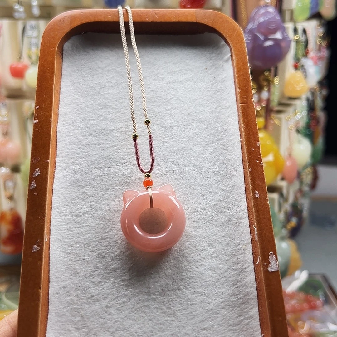 石英质玉合金颈饰