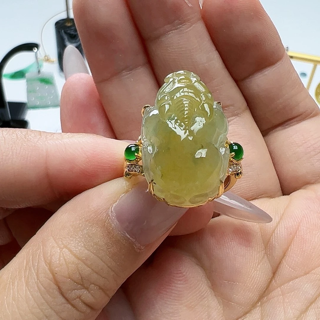 18K金镶嵌戒指翡翠正*天然缅甸A货翡翠