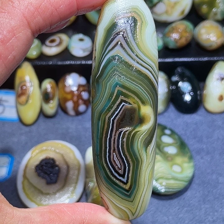 玛瑙/玉髓未镶嵌珠宝奇石