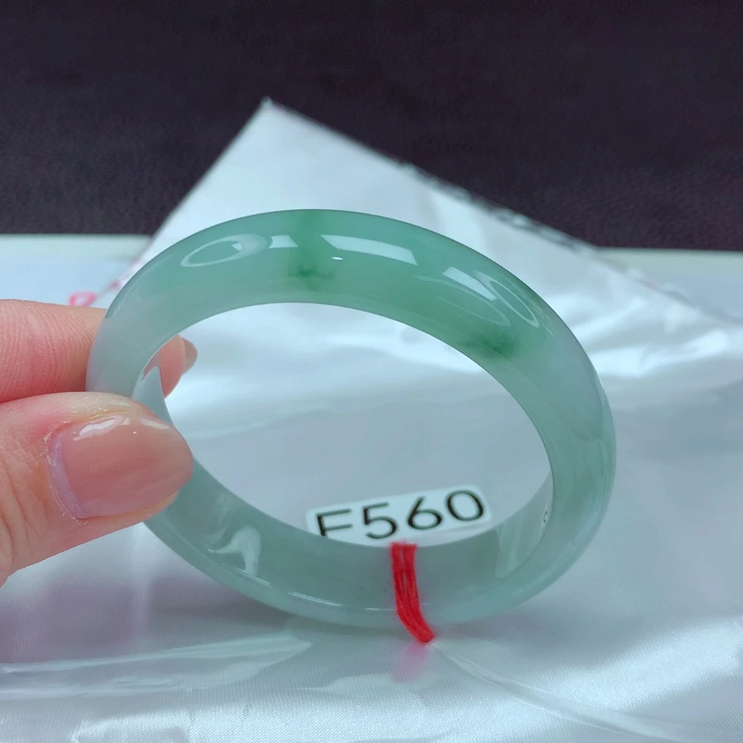 翡翠手镯未镶嵌手镯88