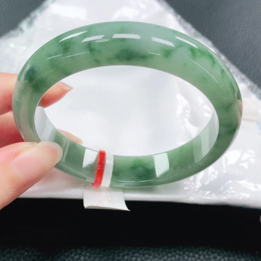 翡翠手镯未镶嵌57圈