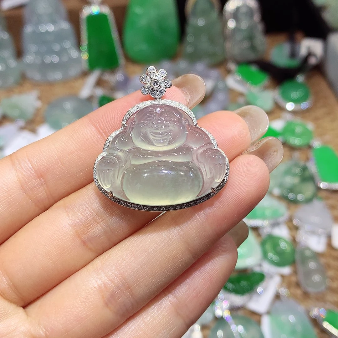 翡翠18K金镶嵌颈饰佛