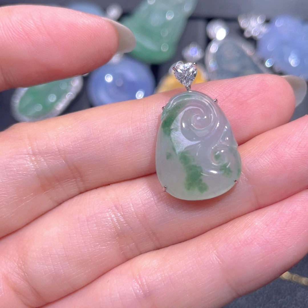 颈饰18K金镶嵌翡翠翡翠