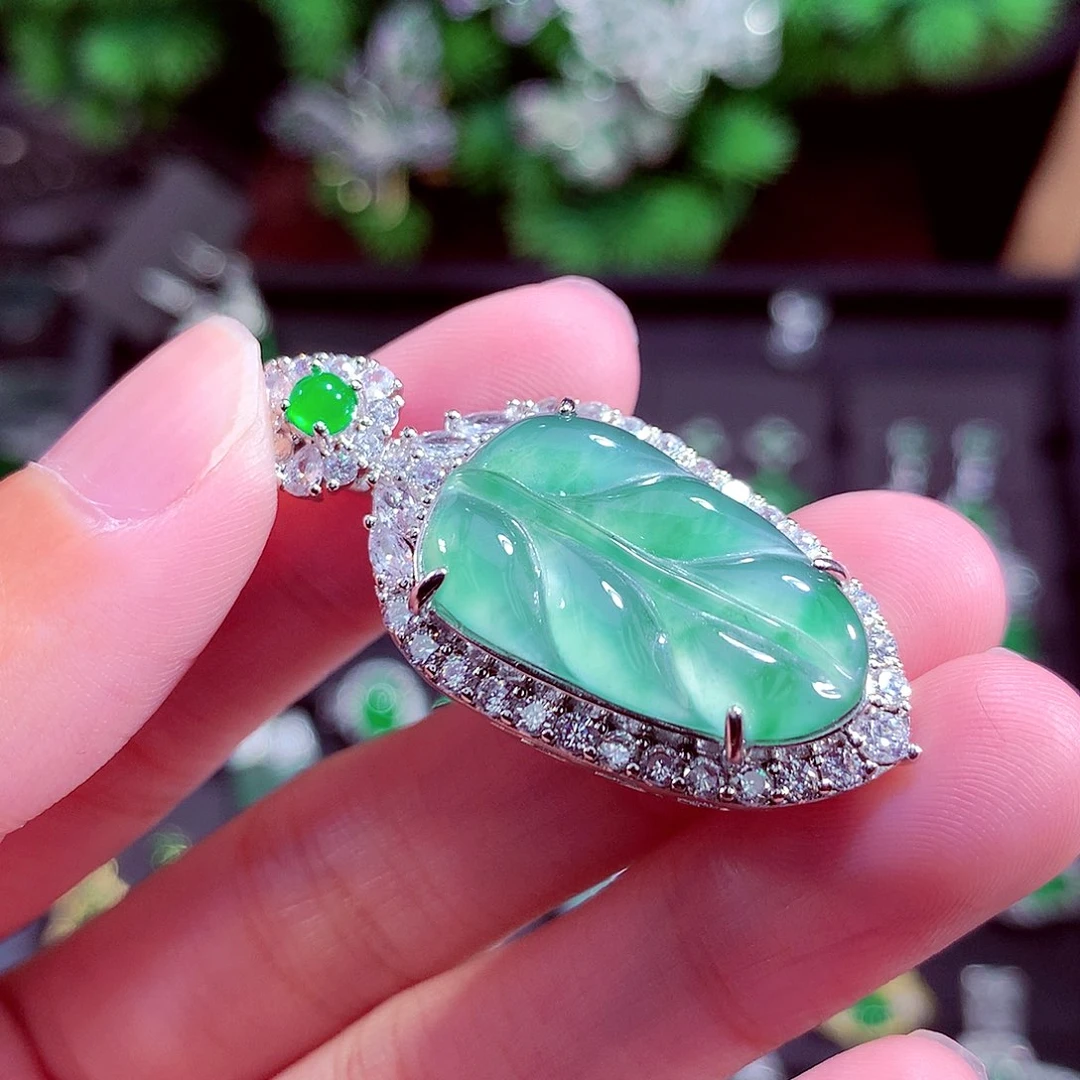 颈饰未镶嵌翡翠天然