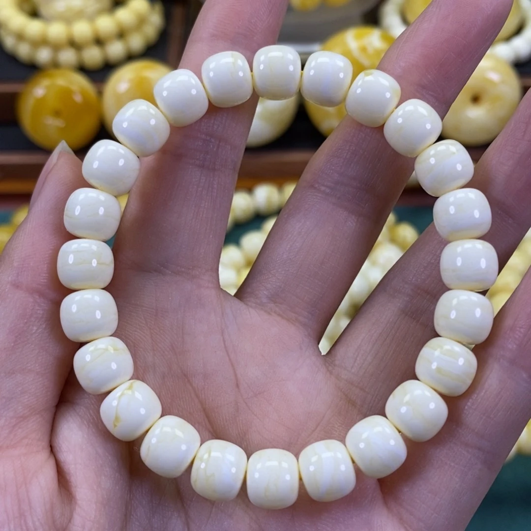 琥珀裸石未镶嵌同料手串