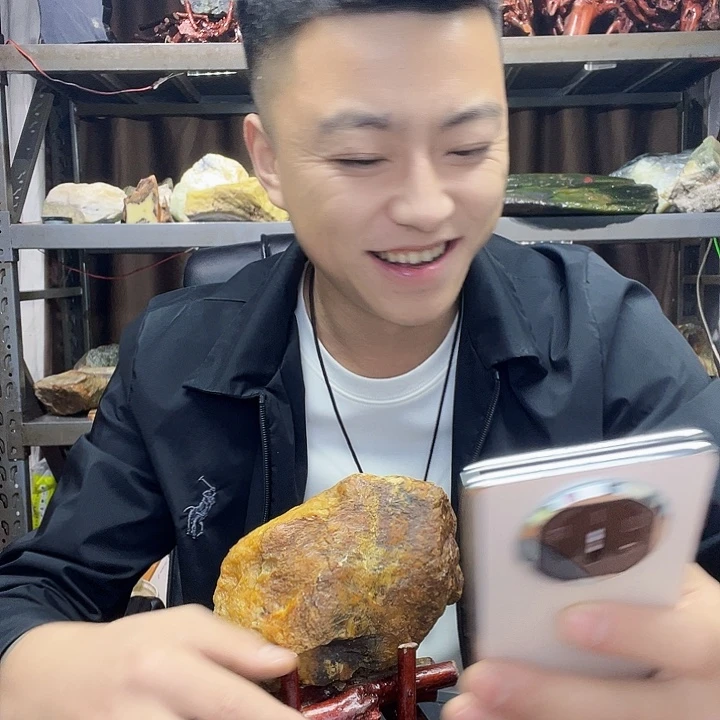 昆***哥蛇纹石玉未镶嵌珠宝奇石2