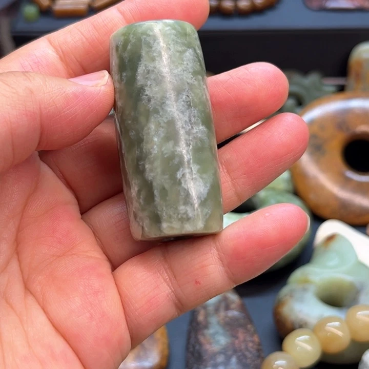 未镶嵌岫岩老玉（透闪石质玉）挂件镭*