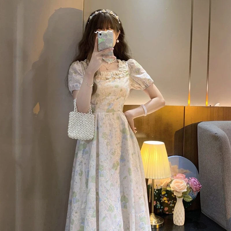 新款女法式艺术生风格小众设计别致气质名媛温柔系方领碎花洋