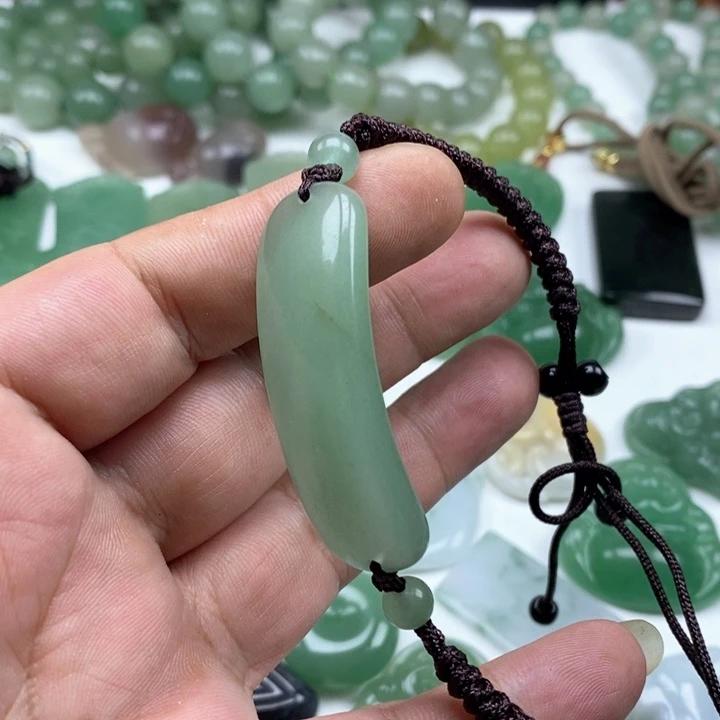 未镶嵌东陵石颈饰