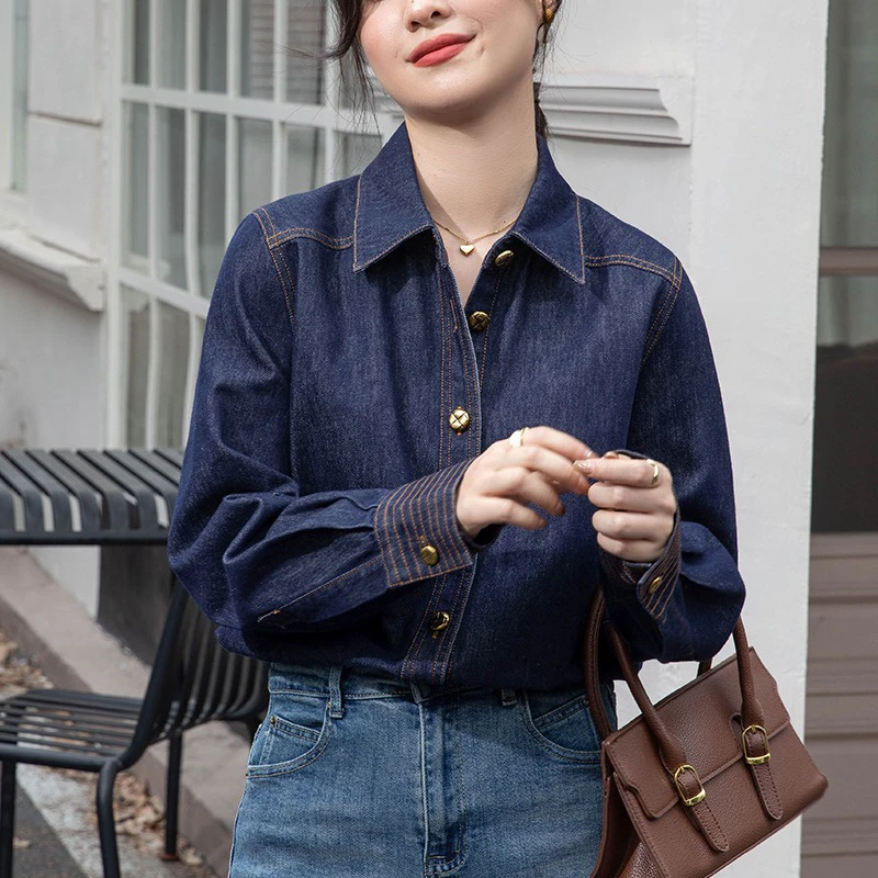 2025年秋冬新款高级设计感深蓝色牛仔衬衫复古女神新款休闲