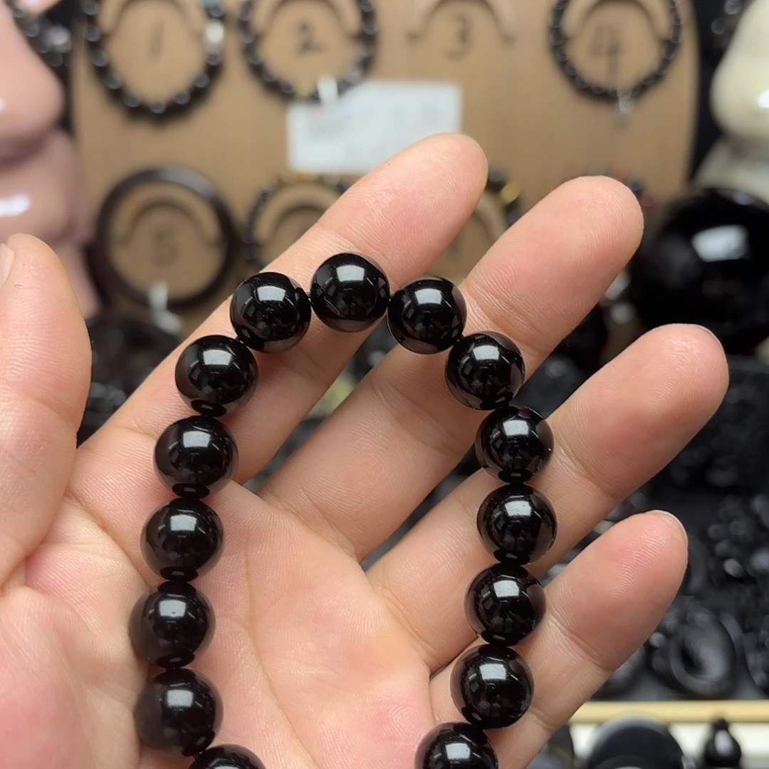 淡***笑黑曜岩未镶嵌手链