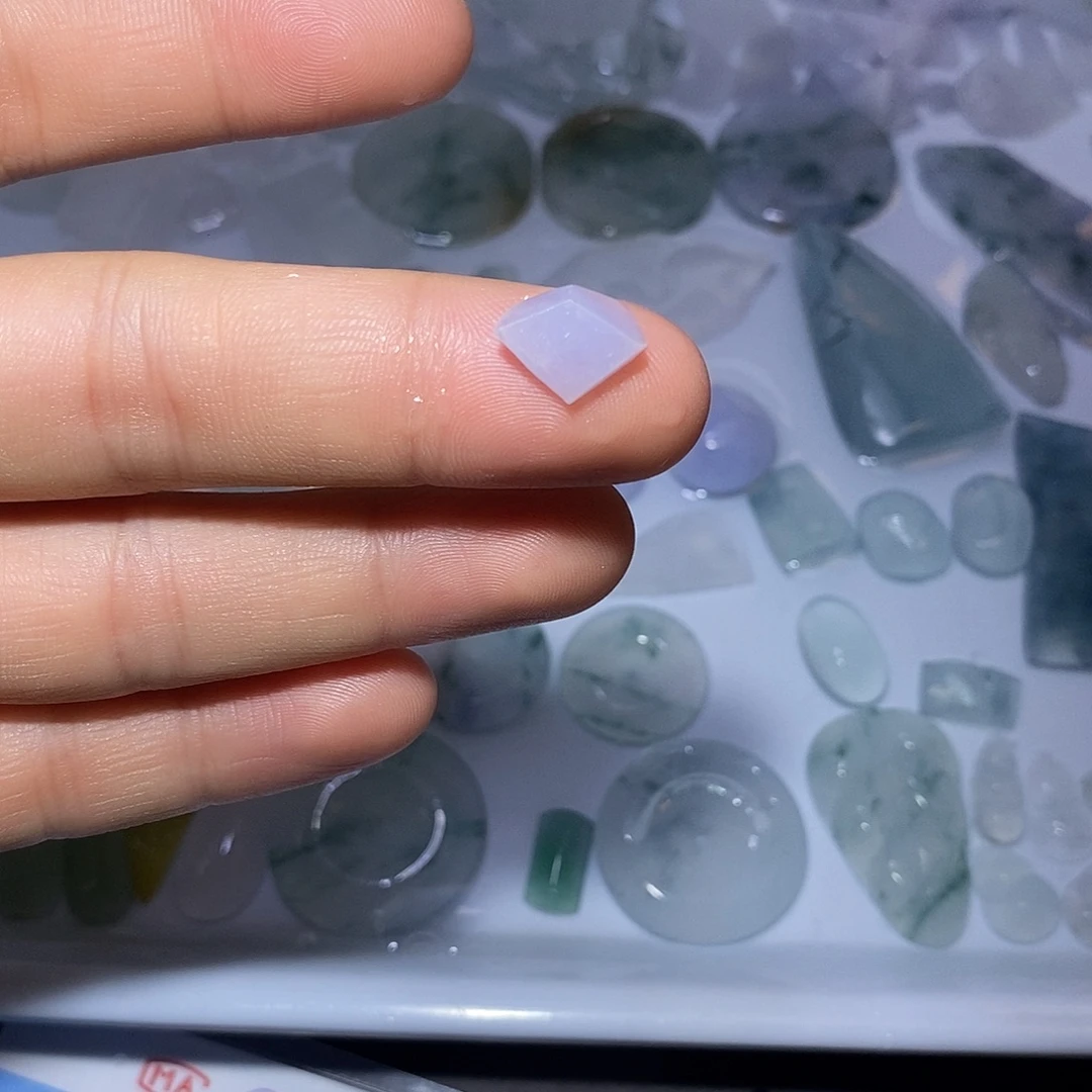 翡翠未镶嵌颈饰74333