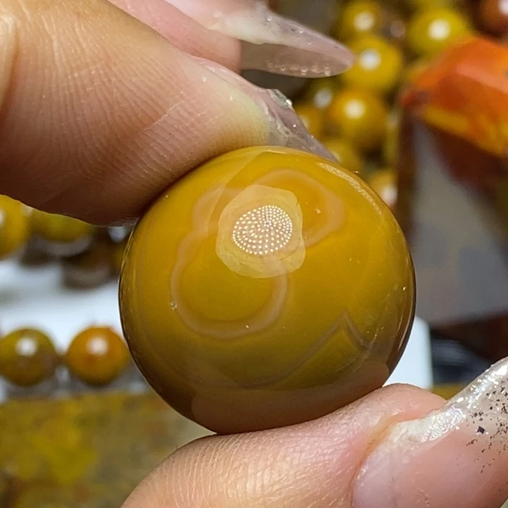 玛瑙/玉髓颈饰未镶嵌行**印