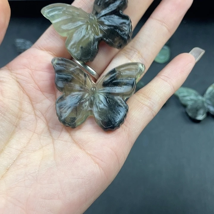 语***诺合金蛇纹石玉颈饰