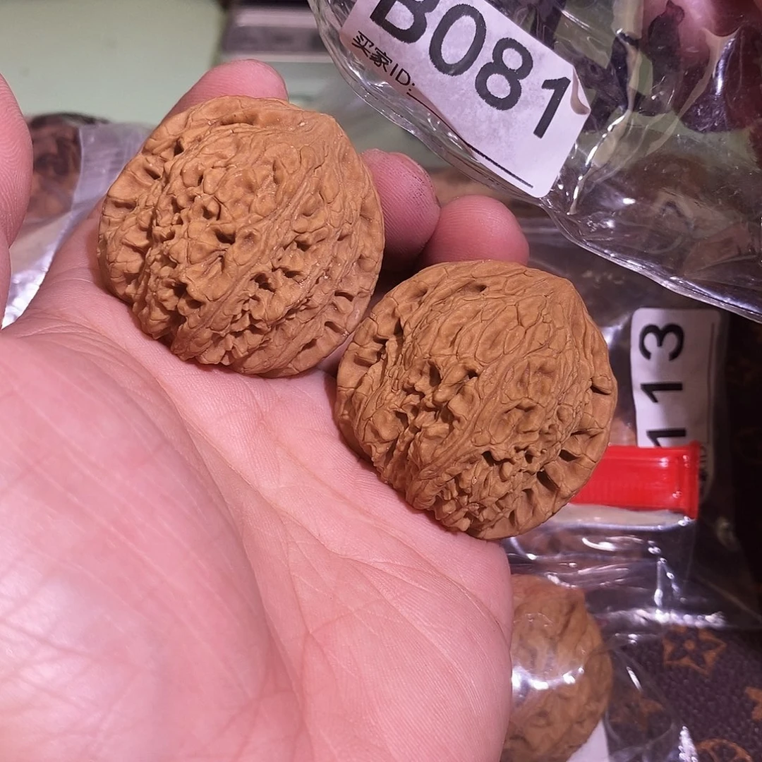 文玩核桃把件绣球41尺。