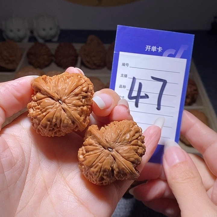 把件文玩核桃莲花39左右
