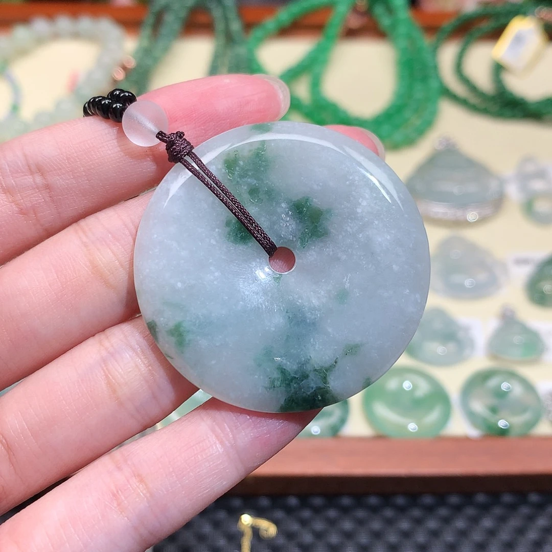 翡翠未镶嵌颈饰挂件