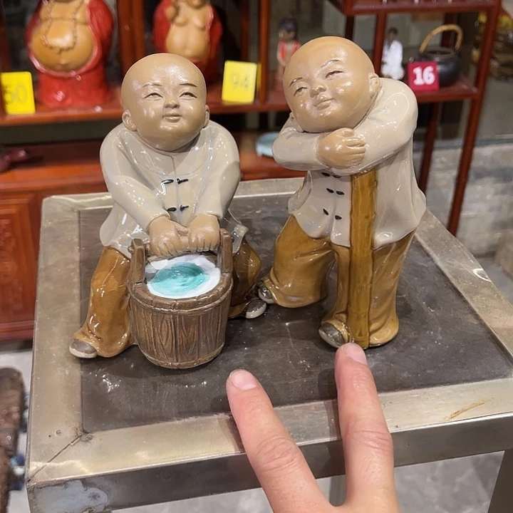 凭***风石湾公仔衬托盆景漂亮