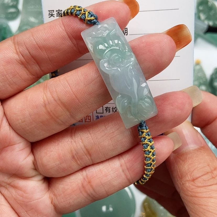 【闪购商品】翡翠颈饰未镶嵌玫瑰花手牌