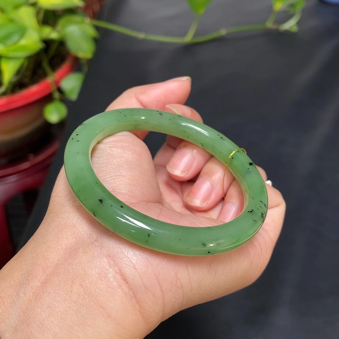 和田玉未镶嵌手镯猕猴桃