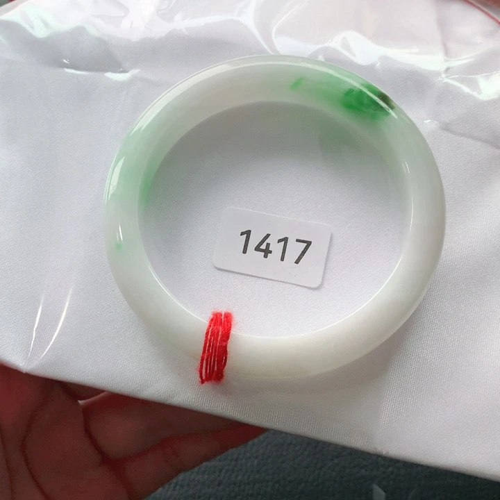 翡翠手镯未镶嵌天然翡翠手镯01
