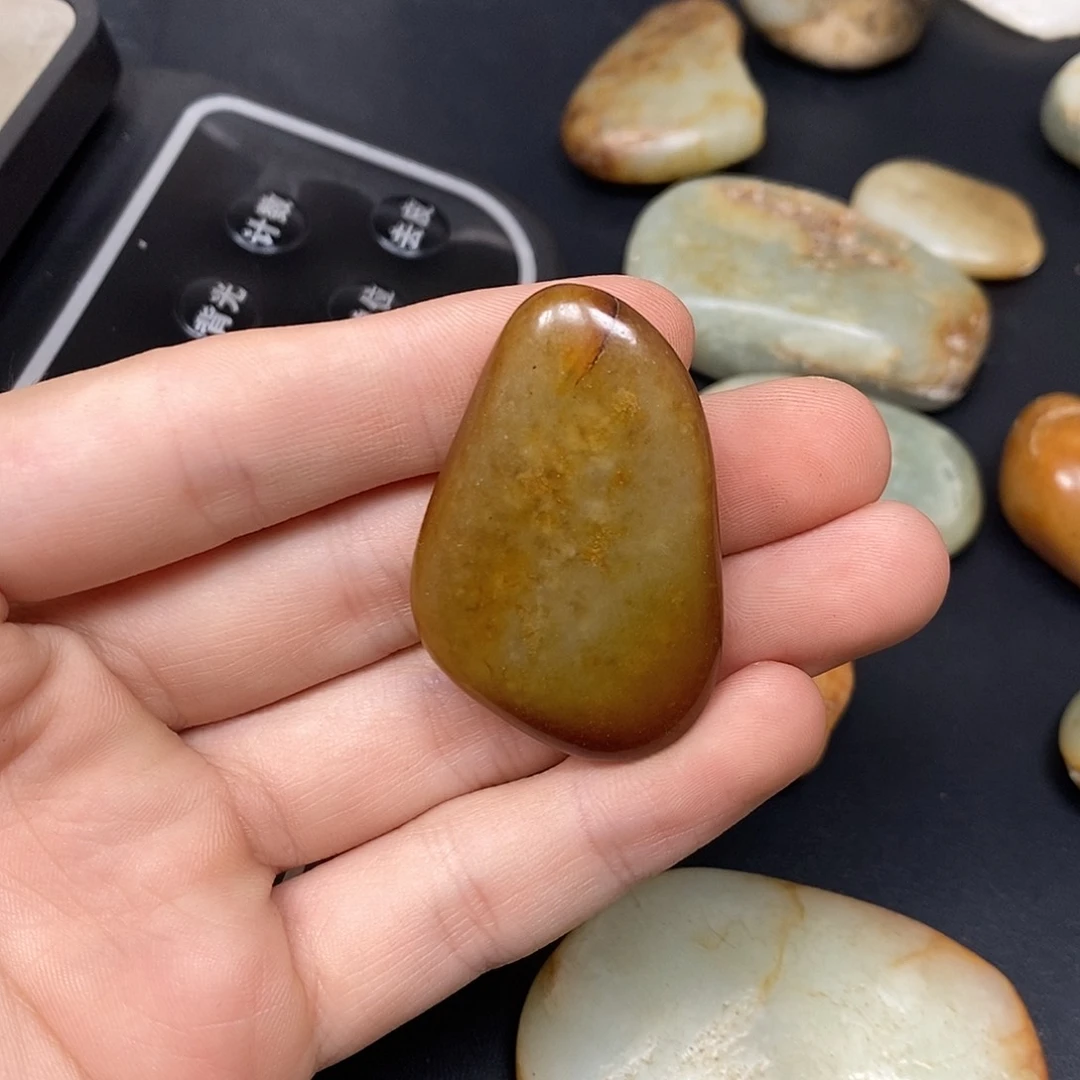 和田玉（糖玉）未镶嵌挂件