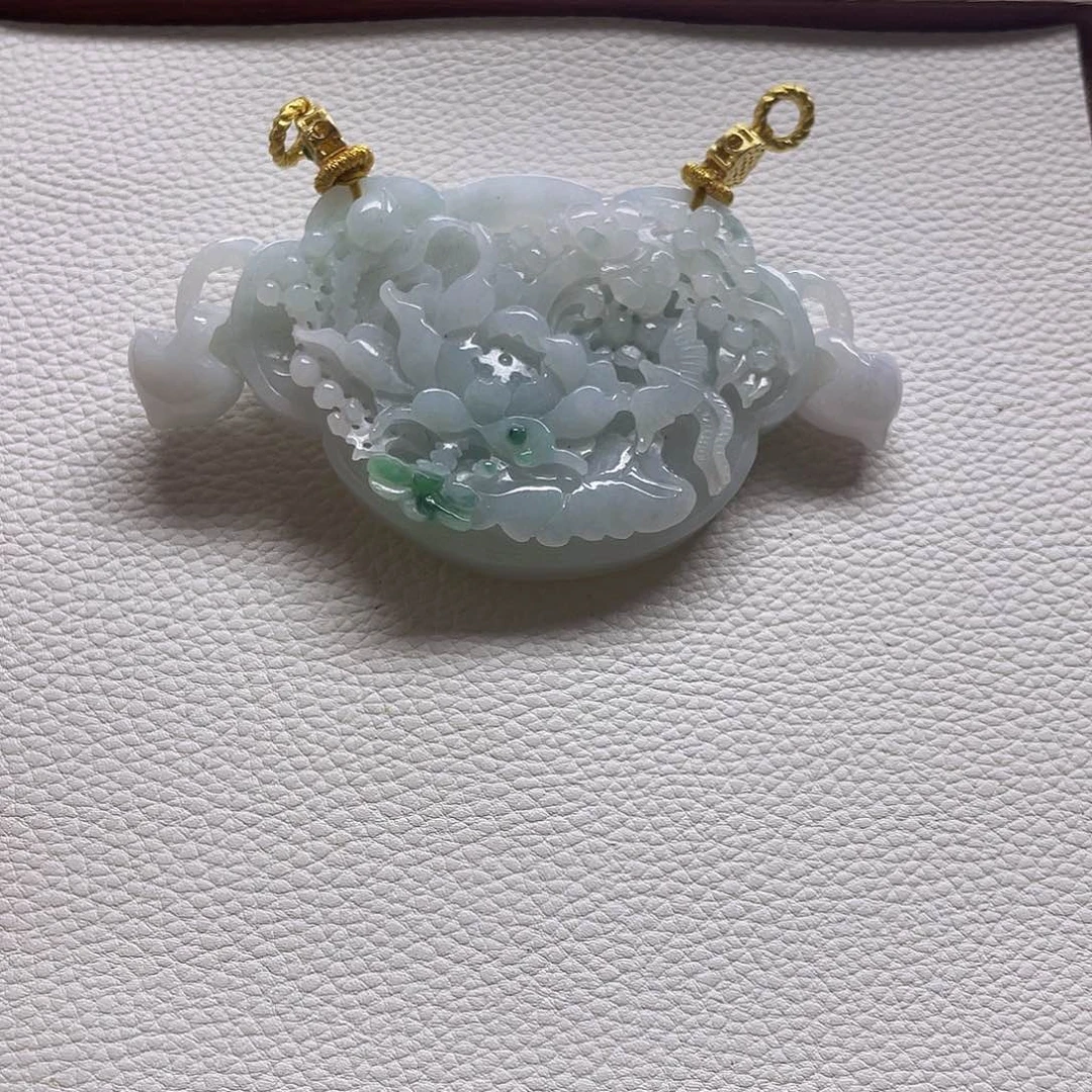 翡翠未镶嵌颈饰花料冰锁