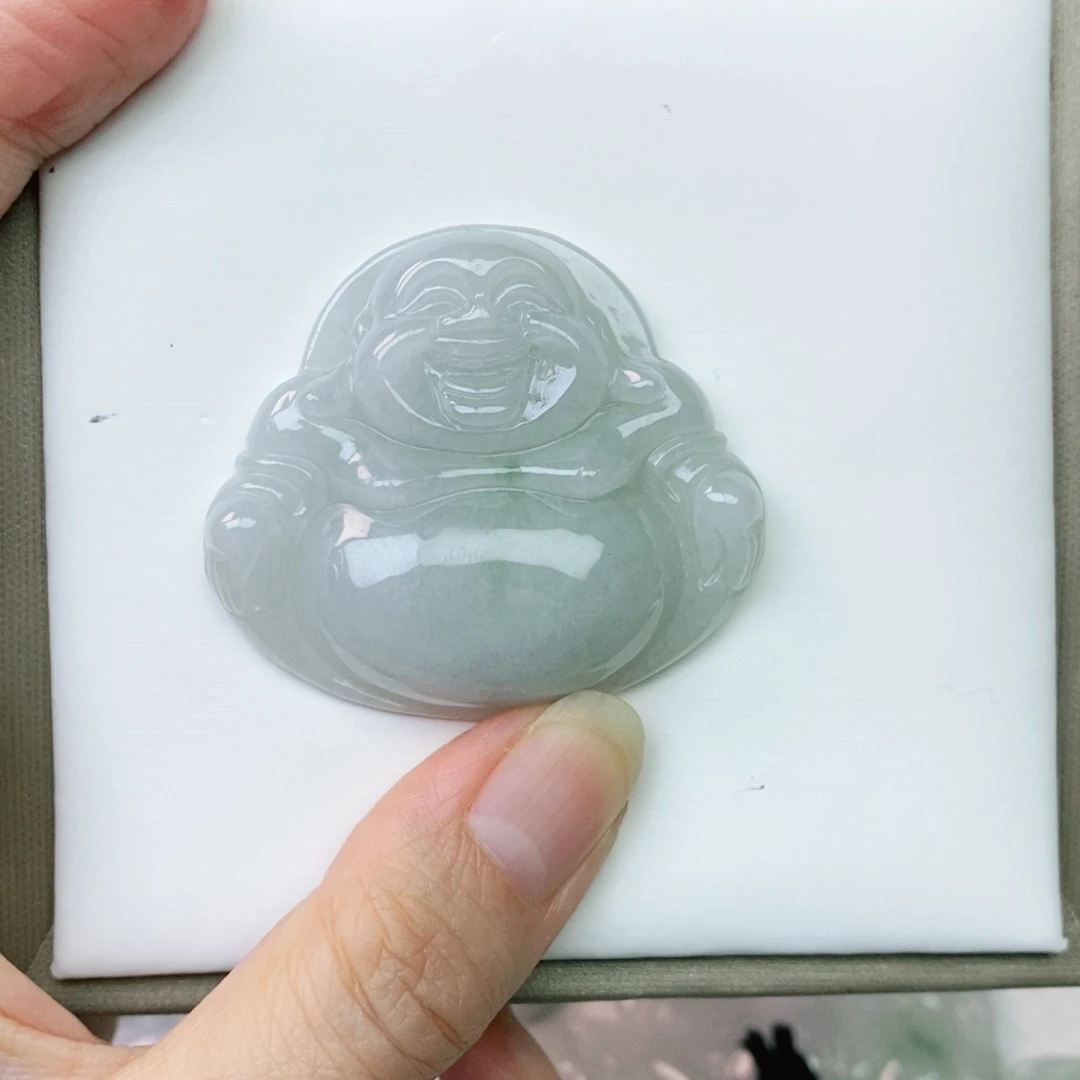 、***c翡翠未镶嵌颈饰佛公