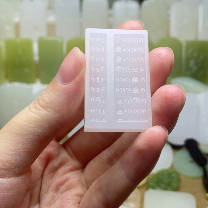 【闪购商品】透闪石质玉未镶嵌颈饰