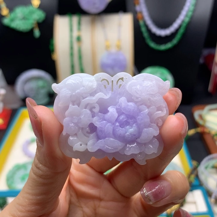 翡翠未镶嵌颈饰翡翠蝴蝶