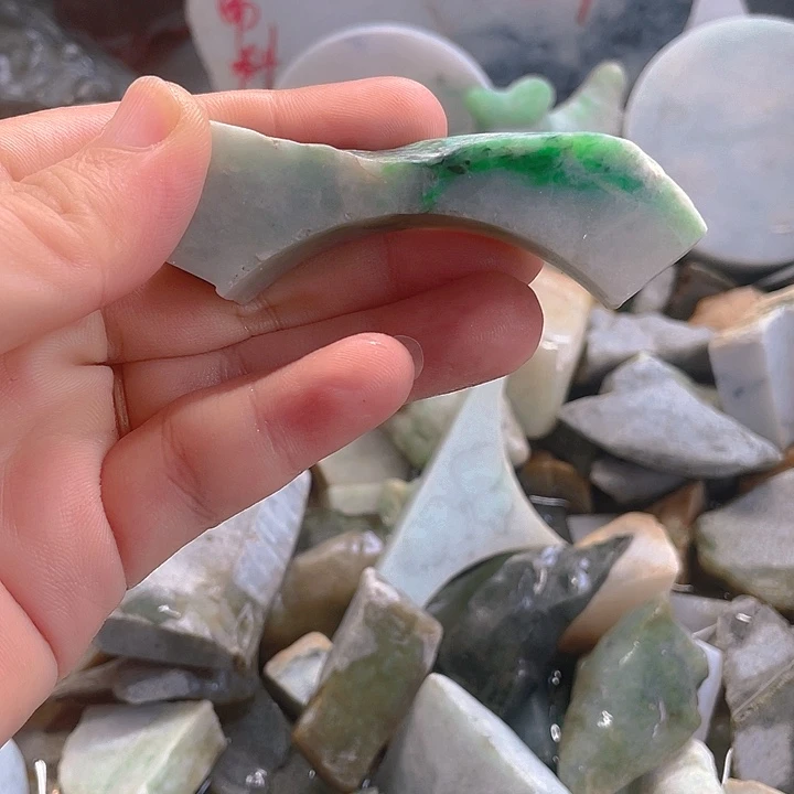 未镶嵌挂件翡翠边角料