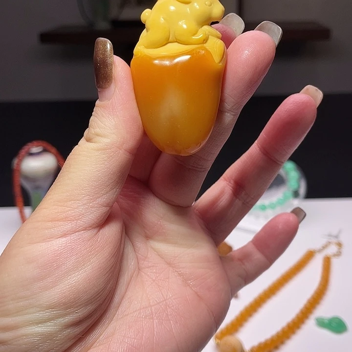 石英质玉未镶嵌颈饰