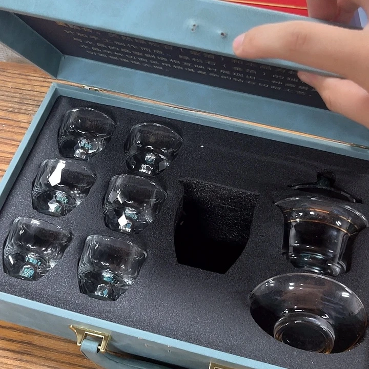 孤品茶具套装等。