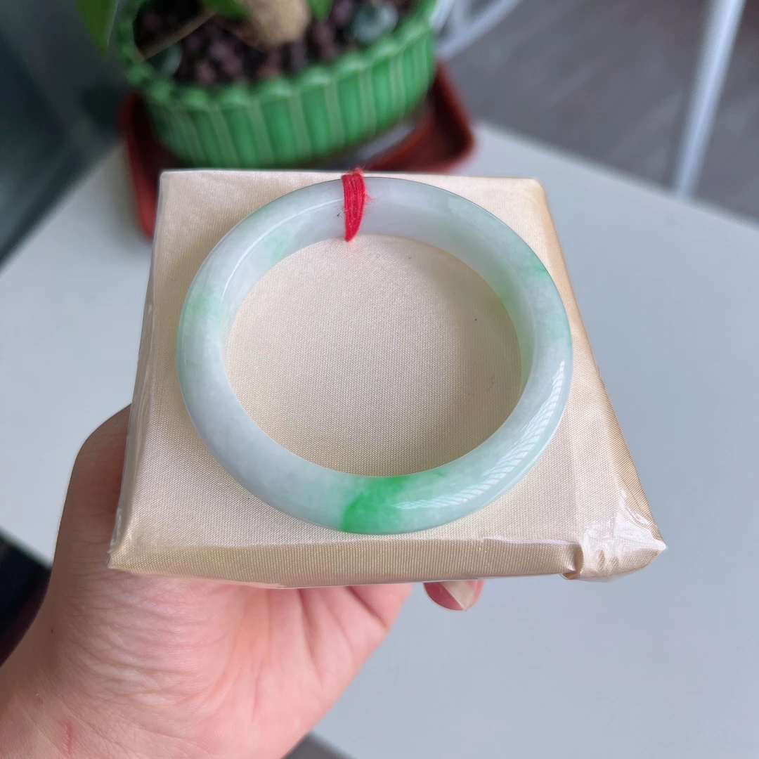 【手机实拍0色差】缅甸翡翠A货白底青飘正阳绿泥鳅背53正圈手镯飘绿