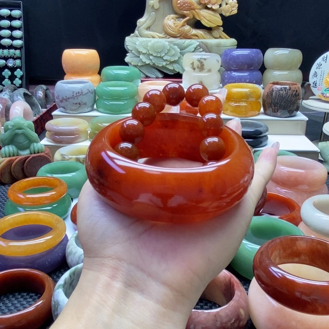 姐***）石英质玉未镶嵌手镯