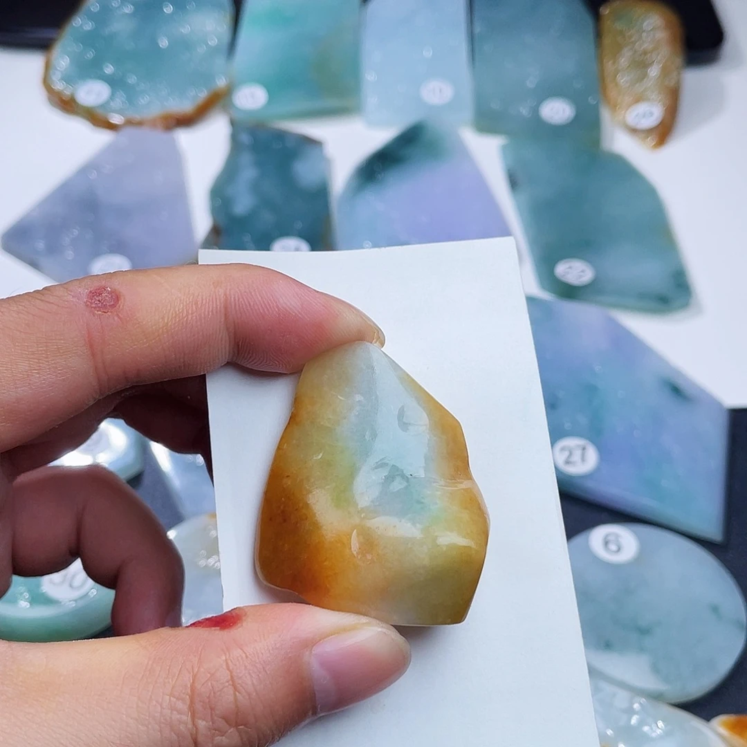 翡翠未镶嵌颈饰翡翠挂件