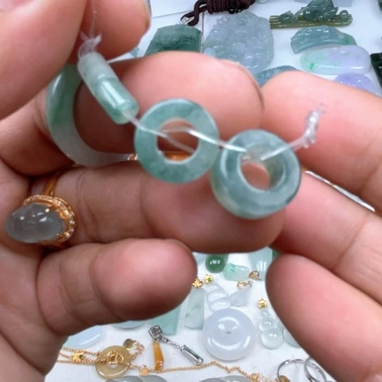 翡翠未镶嵌颈饰翡翠路路通