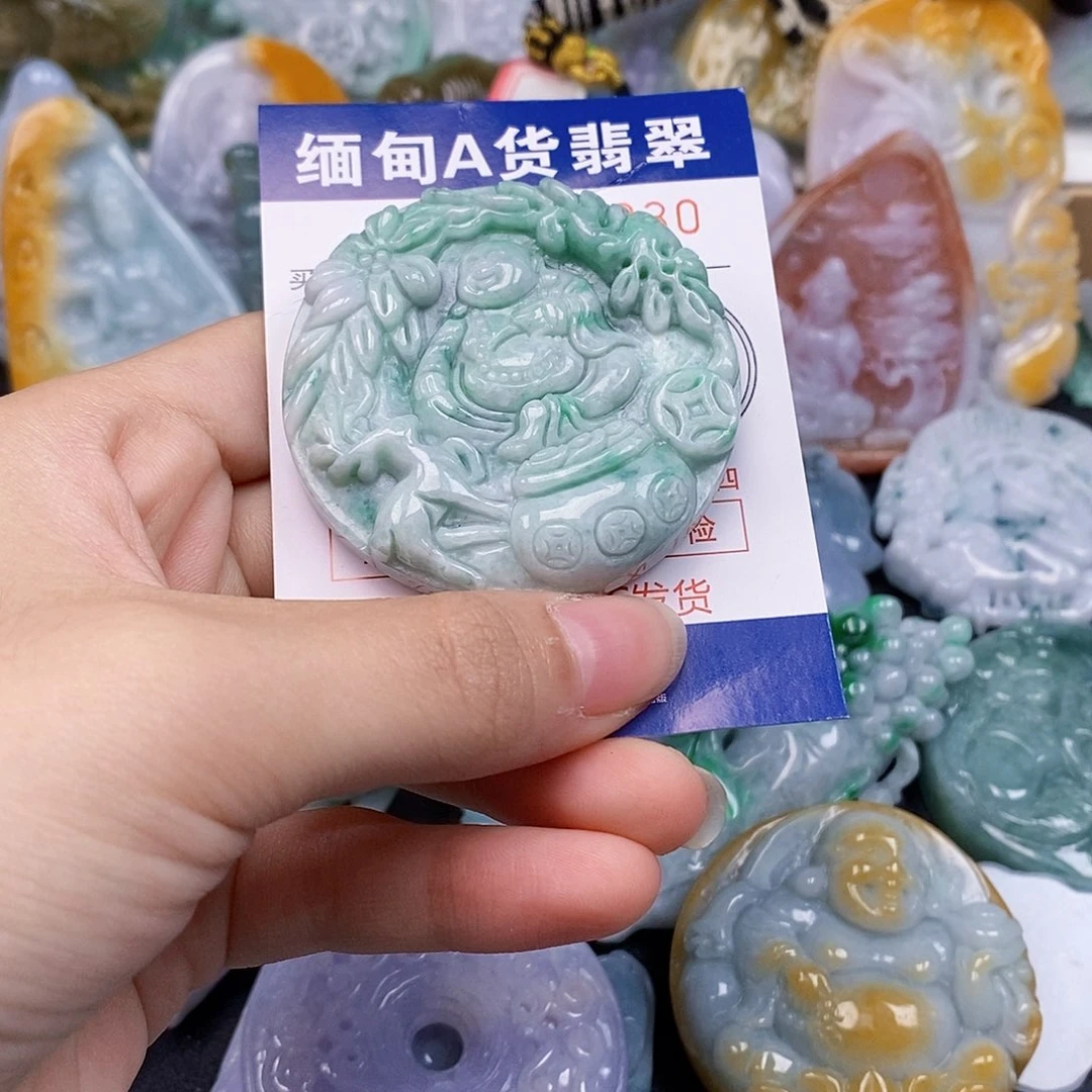 吊坠(不含链)未镶嵌翡翠
