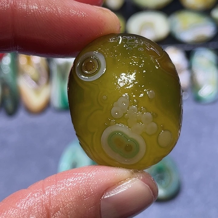 玛瑙/玉髓未镶嵌珠宝奇石