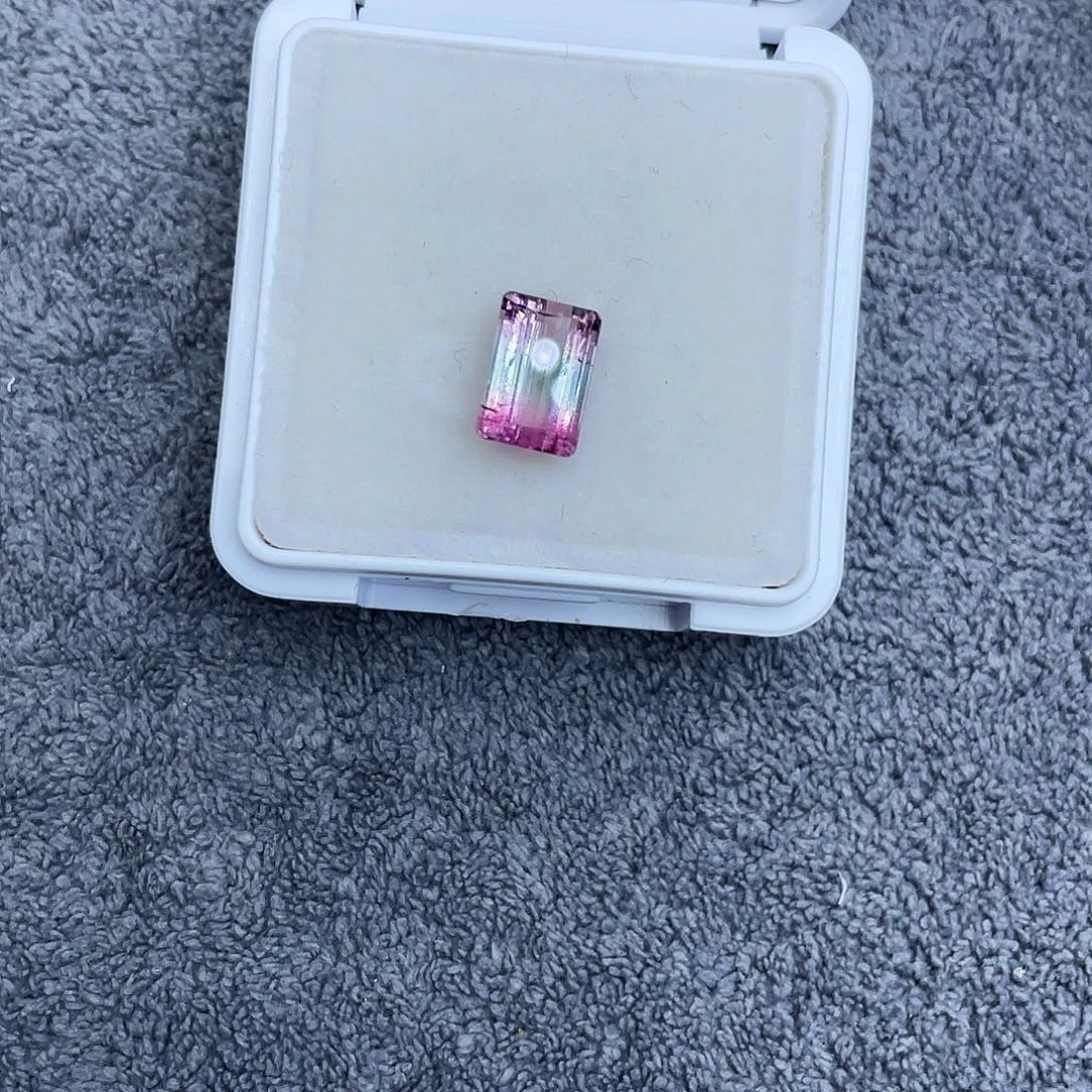 碧玺未镶嵌裸石2.63Ct